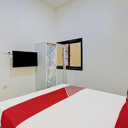 Oyo 92435 Sunlo Cozy Home Family Homestay Syariah 수라바야 외부 사진