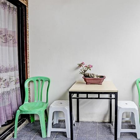 Oyo 92435 Sunlo Cozy Home Family Homestay Syariah 수라바야 외부 사진
