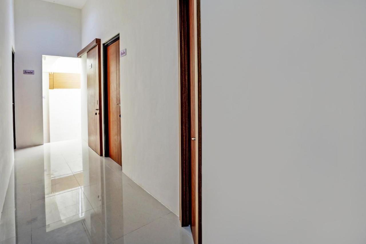 Oyo 92435 Sunlo Cozy Home Family Homestay Syariah 수라바야 외부 사진