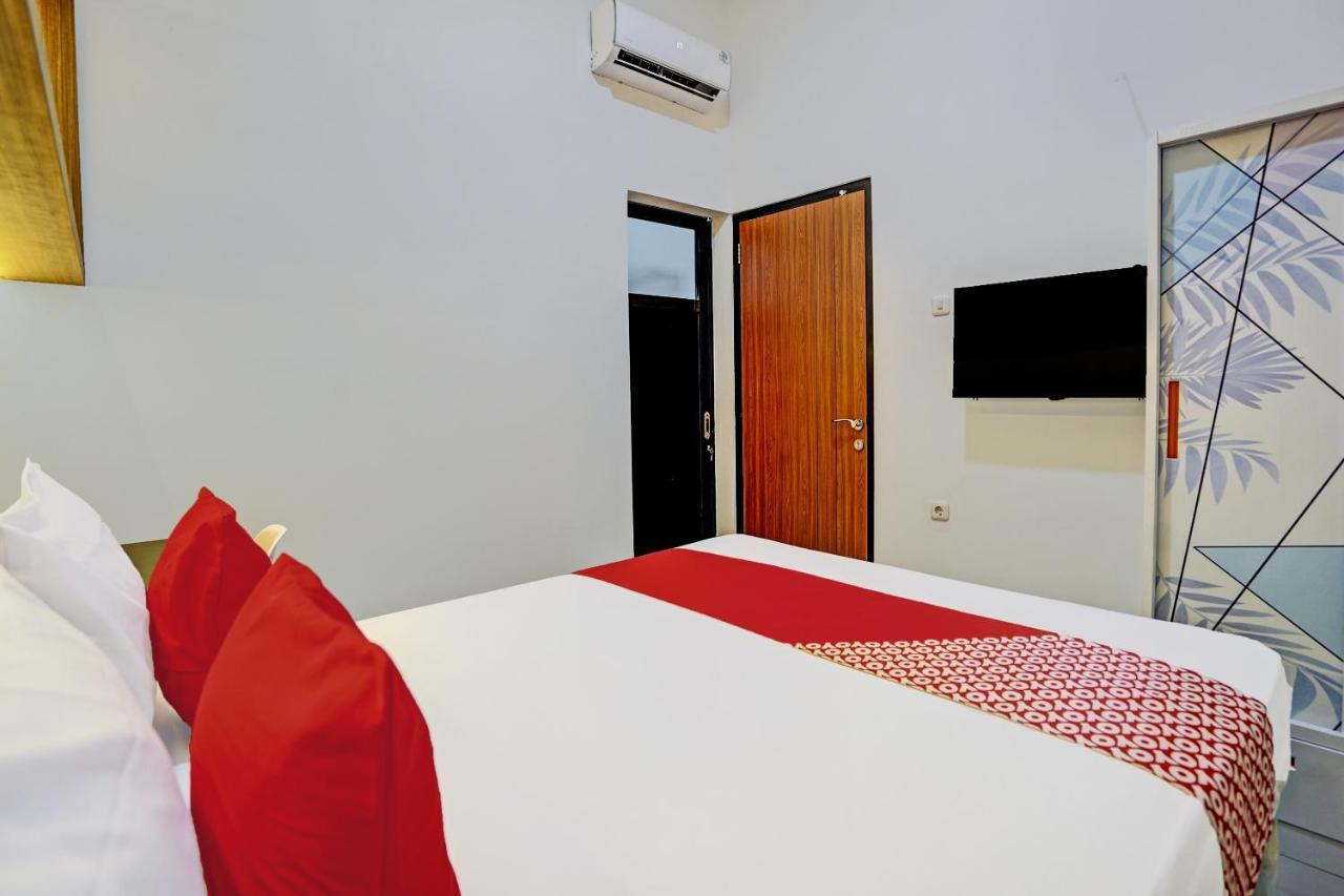 Oyo 92435 Sunlo Cozy Home Family Homestay Syariah 수라바야 외부 사진