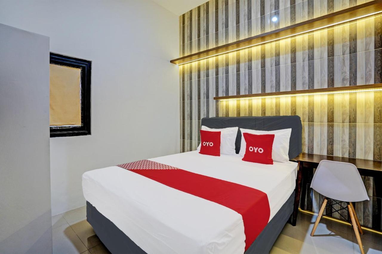 Oyo 92435 Sunlo Cozy Home Family Homestay Syariah 수라바야 외부 사진