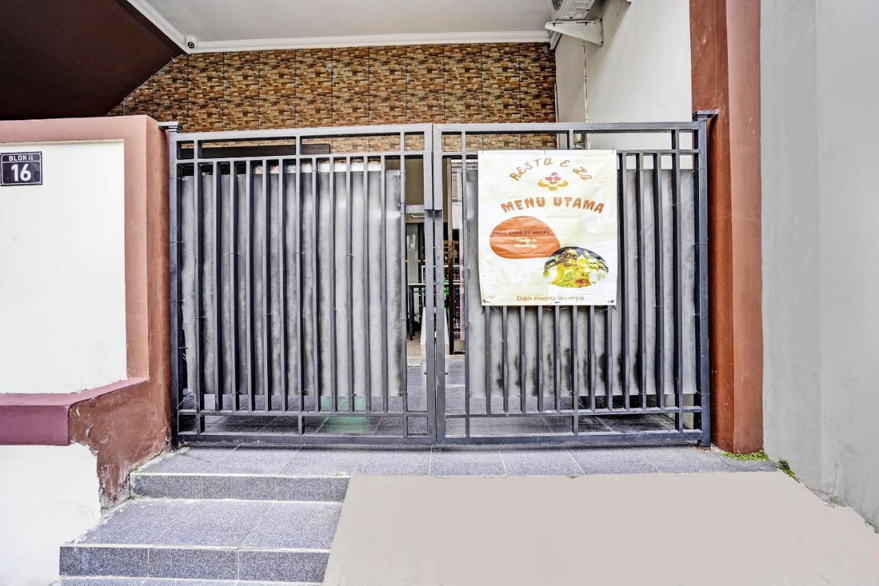 Oyo 92435 Sunlo Cozy Home Family Homestay Syariah 수라바야 외부 사진