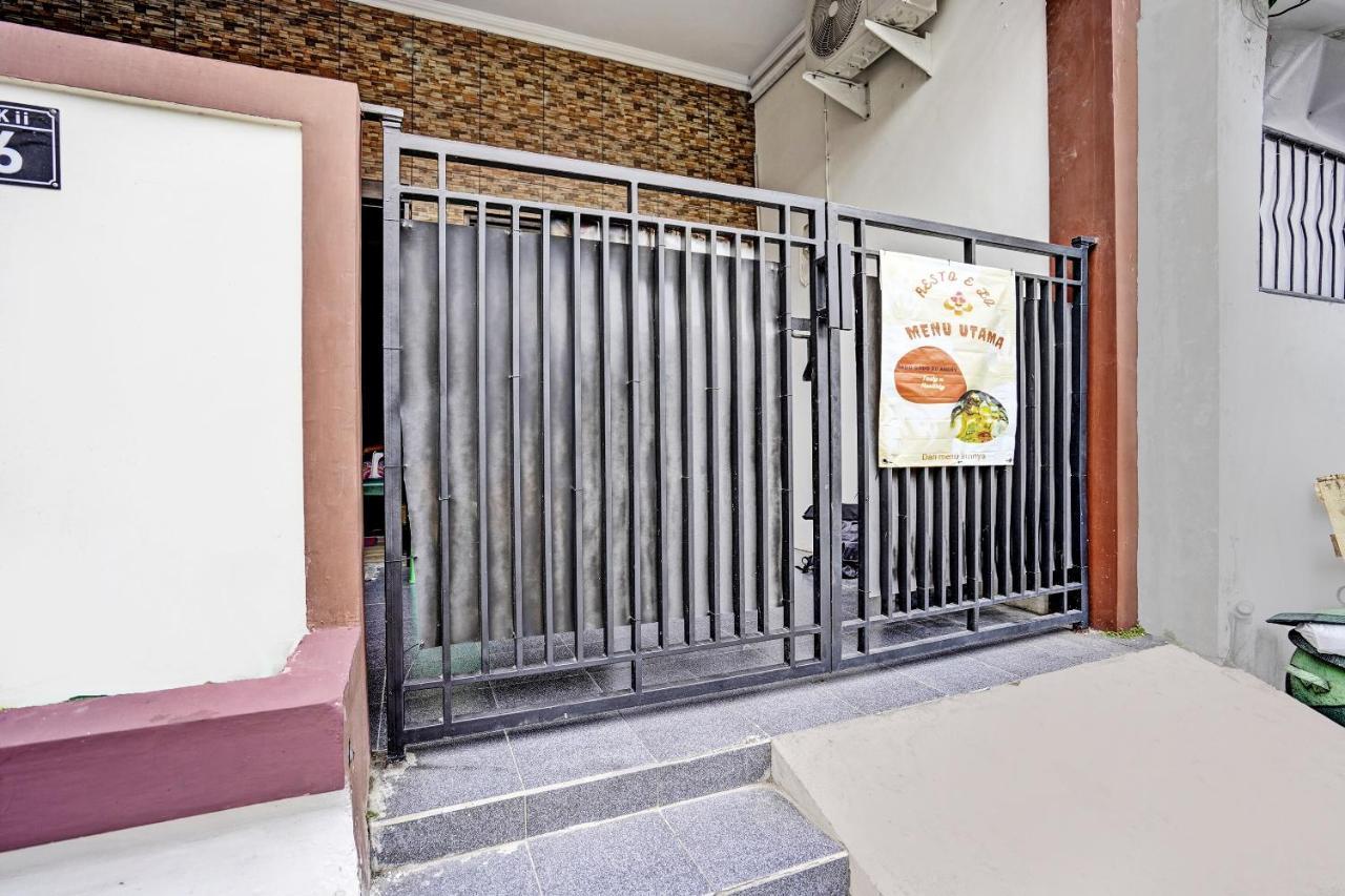 Oyo 92435 Sunlo Cozy Home Family Homestay Syariah 수라바야 외부 사진