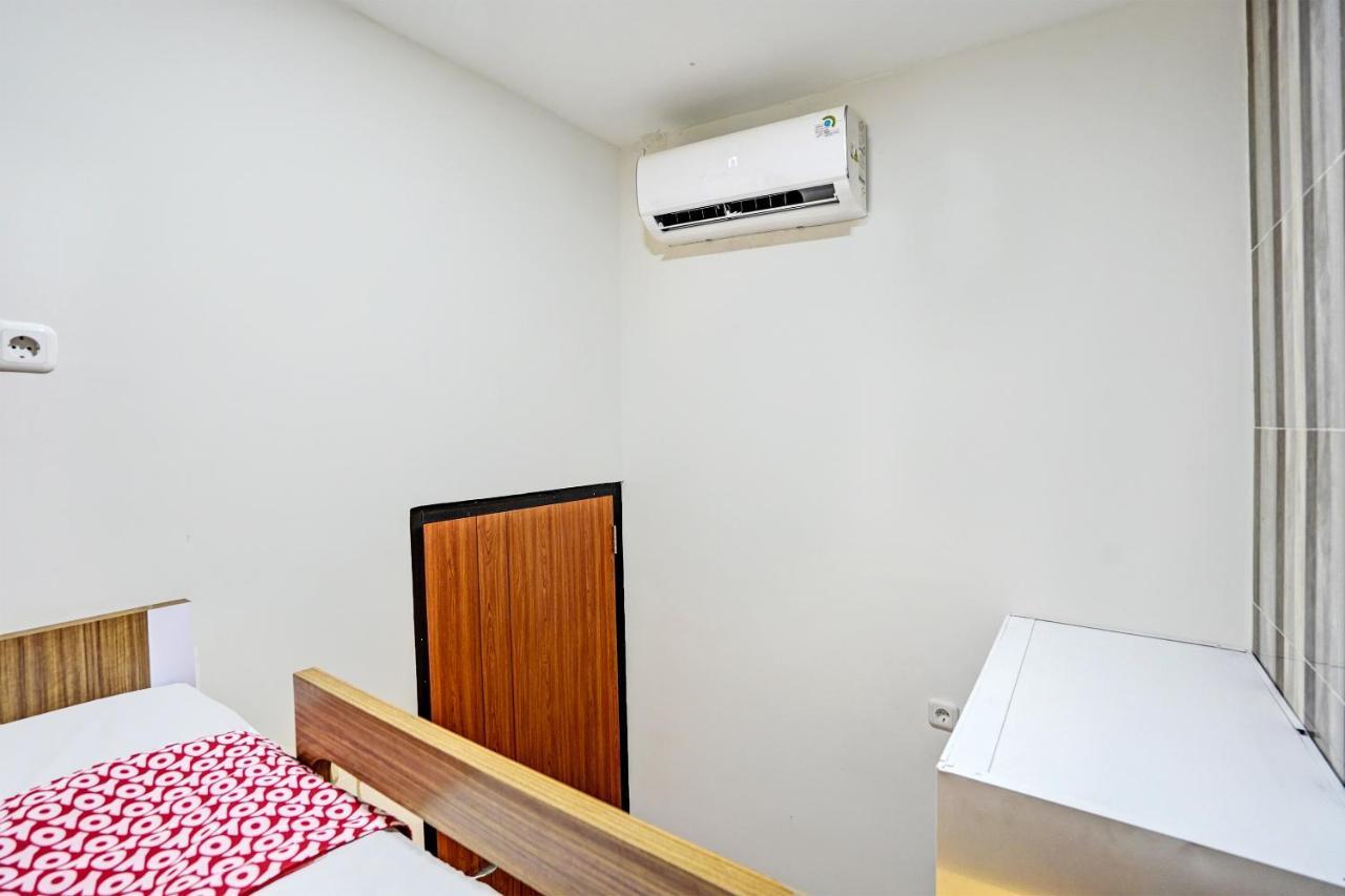 Oyo 92435 Sunlo Cozy Home Family Homestay Syariah 수라바야 외부 사진