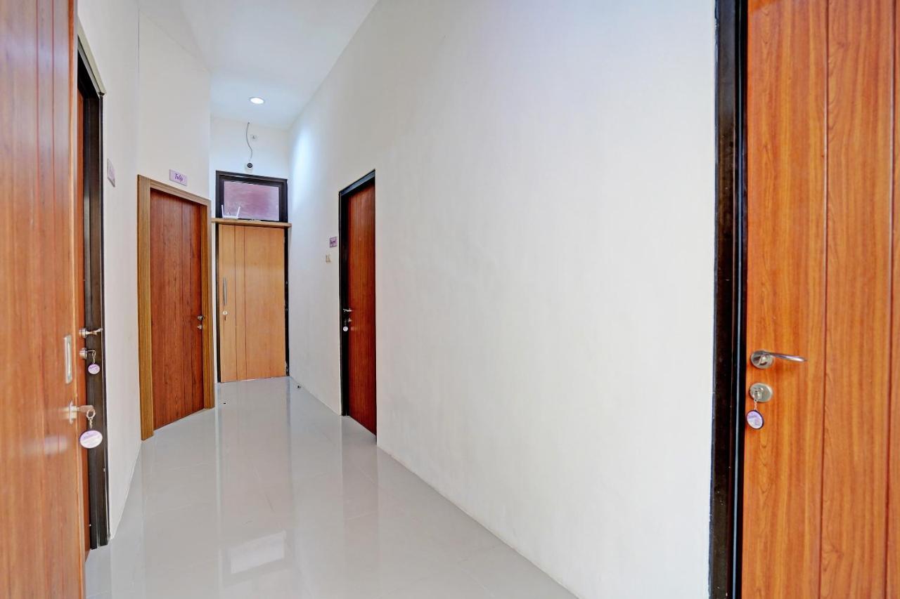 Oyo 92435 Sunlo Cozy Home Family Homestay Syariah 수라바야 외부 사진